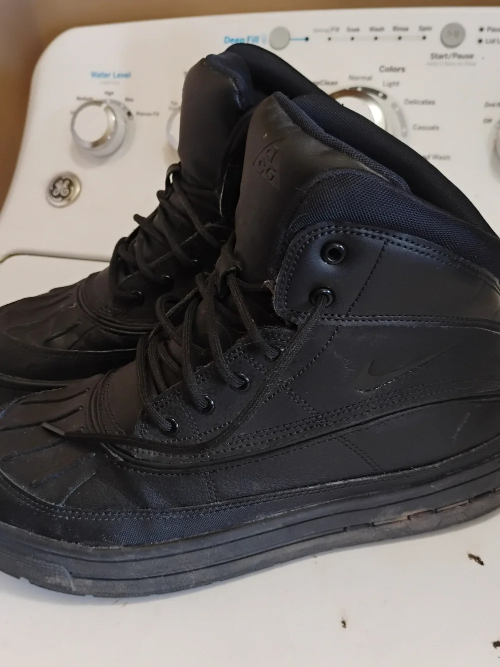 Nike Black Kids High-Top Lace-Up Boots